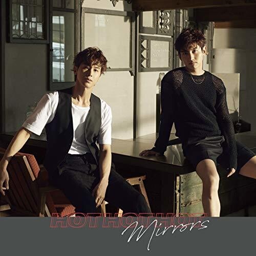 Tohoshinki: Hot Hot Hot - COMPACT DISCS